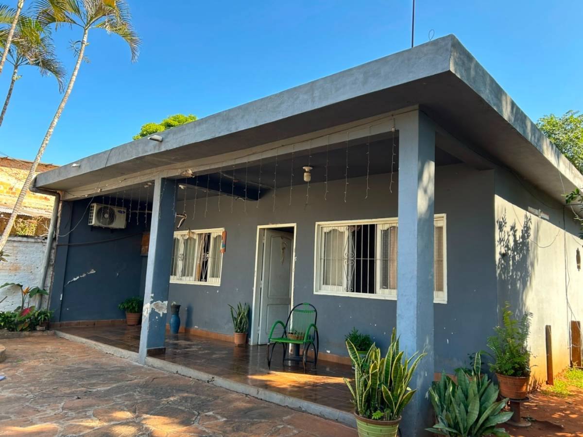 Venta de Propiedad con casa a Refaccionar Loma Merlo · ₲ 880.000.000